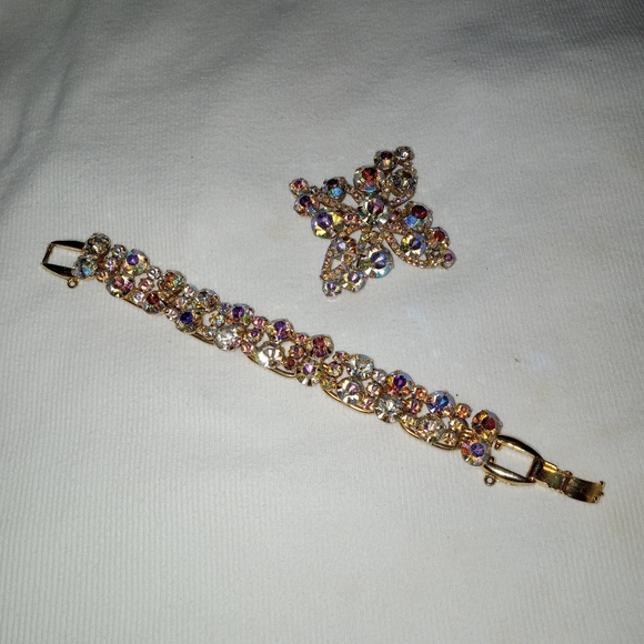 Bracelet & Broach - Picture 1 of 1